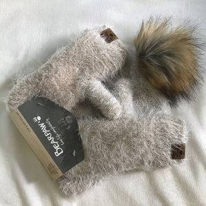 Bearpaw Beige Hat and Mittens